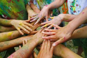 hands 2706109 1280